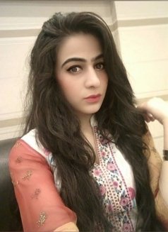 Fiza Pakistani Student Girl - puta in Dubai Photo 9 of 10