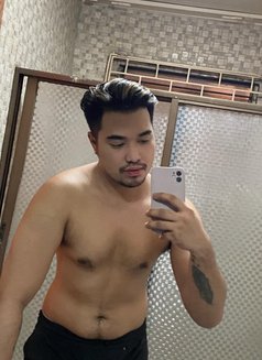 Flacko - Male escort in Manila Photo 3 of 10