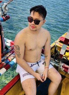 Flacko - Male escort in Manila Photo 4 of 10