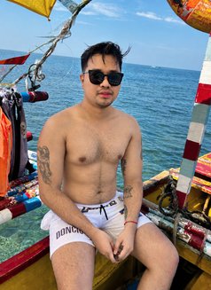 Flacko - Male escort in Manila Photo 5 of 10