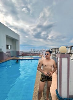 Flacko - Male escort in Manila Photo 6 of 10