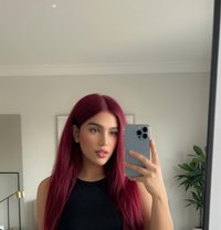 Flaire Queen Huge Dick - Transsexual escort in Dubai
