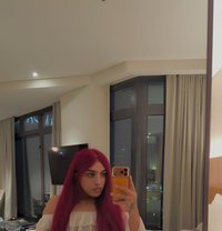 Flaire Queen Huge Dick - Transsexual escort in Dubai