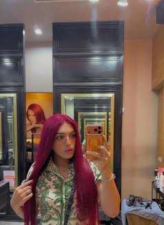 Flaire Queen Huge Dick - Transsexual escort in Dubai Photo 4 of 23