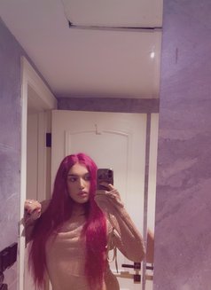 Flaire Queen Huge Dick - Transsexual escort in Dubai Photo 9 of 23