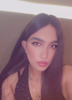 Flaire Queen Huge Dick - Transsexual escort in Dubai Photo 10 of 23