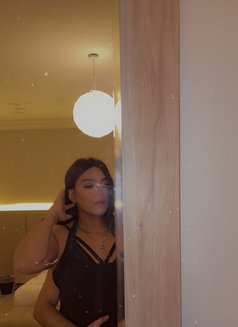 Flaire Queen Huge Dick - Transsexual escort in Dubai Photo 11 of 23