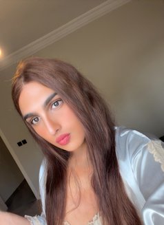 Flaire Queen Huge Dick - Transsexual escort in Dubai Photo 17 of 23
