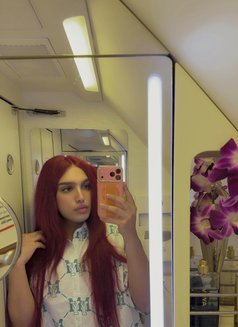 Flaire Queen Huge Dick - Transsexual escort in Dubai Photo 18 of 23
