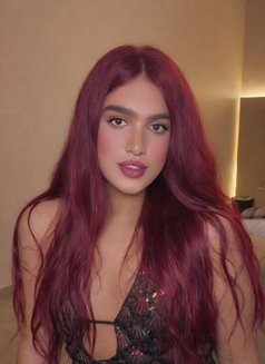 Flaire Queen Huge Dick - Transsexual escort in Dubai Photo 20 of 23