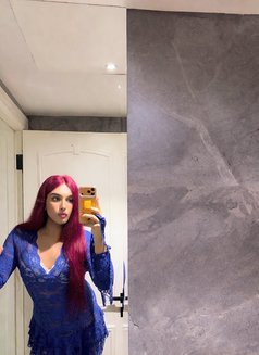 Flaire Queen Huge Dick - Transsexual escort in Dubai Photo 23 of 23