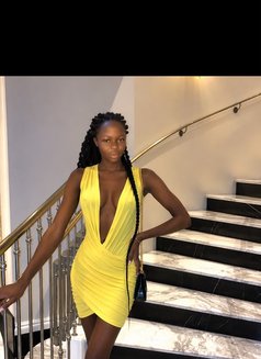 Flavour - escort in Dubai Photo 1 of 3