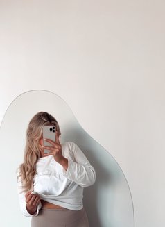 Fleur, German curvy & all natural GFE - escort in Dubai Photo 16 of 16