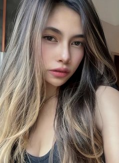 Flo - escort in Kuala Lumpur Photo 7 of 16