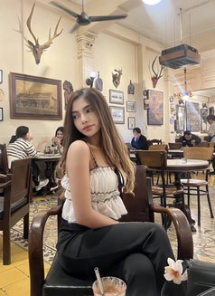 Flo - escort in Kuala Lumpur Photo 8 of 16