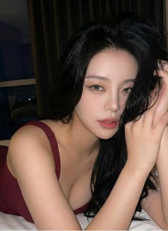 Flora - escort in Beijing Photo 2 of 4