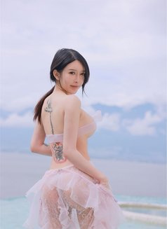 Flora - escort in Beijing Photo 3 of 7