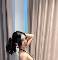 Flooo - puta in Bali