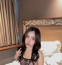 Flooo - puta in Bali