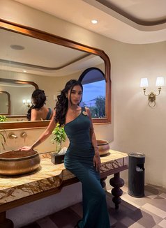 Flora - escort in Bali Photo 22 of 30