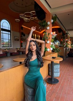 Flora - escort in Bali Photo 26 of 30