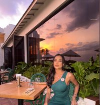 Flora - puta in Bali Photo 27 of 30