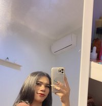 Flora - Transsexual escort in Bali