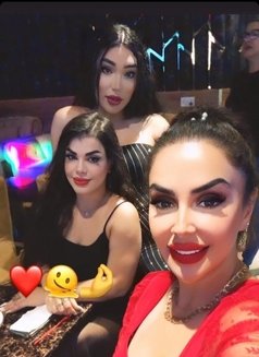 Flora - Transsexual escort in Dubai Photo 2 of 3