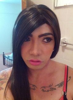 Florasanchez231 - Transsexual escort in Dubai Photo 1 of 5