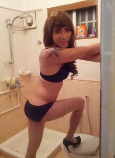 Florasanchez231 - Transsexual escort in Dubai Photo 3 of 5