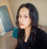 Florence Bee - Transsexual companion in New Delhi