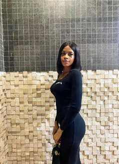 Florence - escort in Accra Photo 1 of 2