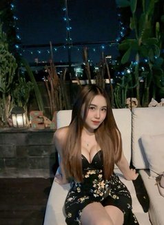 Florencia - escort in Jakarta Photo 7 of 8