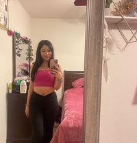 Floriane - escort in Zürich