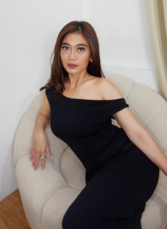 Floryn - puta in Jakarta Photo 3 of 22