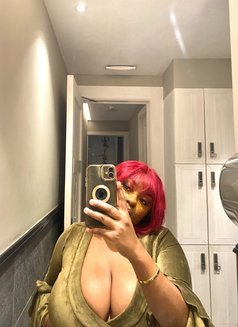 Flower - masseuse in Nairobi Photo 7 of 9