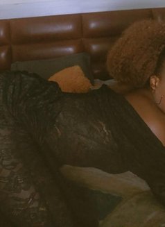 Flower - escort in Noida Photo 4 of 5