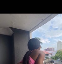 Flowerr - escort in Accra