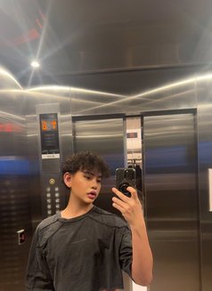 Fluky Femboy - Male escort in Al Manama Photo 8 of 8