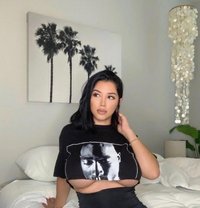 Flux - escort in Xian