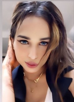 Flyera - Transsexual escort in Gurgaon Photo 2 of 6