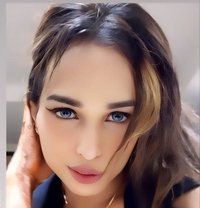 Flyera - Transsexual escort in Gurgaon