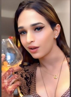 Flyera - Transsexual escort in Gurgaon Photo 5 of 6