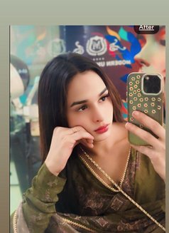 Flyera - Transsexual escort in Gurgaon Photo 12 of 15