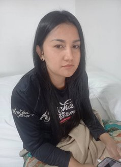 Fon - escort in Muscat Photo 1 of 3