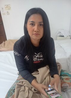 Fon - escort in Muscat Photo 2 of 3