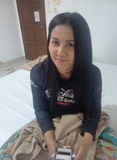 Fon - escort in Muscat Photo 3 of 3