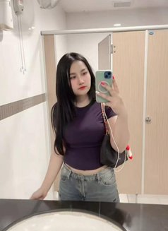 Fon - escort in Muscat Photo 3 of 5