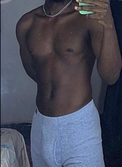 For Couples, Girls or Couples Family - Acompañante masculino in Dubai Photo 1 of 3