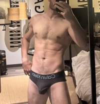 For COUPLES - Acompañantes masculino in Kuala Lumpur Photo 2 of 2